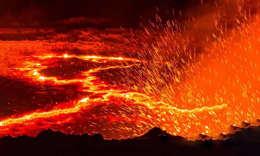 2-Night 3-Day Danakil Depression Tour without Flights - Day 1: the rim trek at Erta Ale and the night of active volcano drama