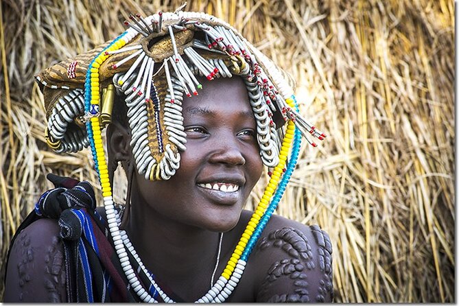 6 day Omo ValleyTours - Dassanech near Kenya: immigration post and the dugout canoe