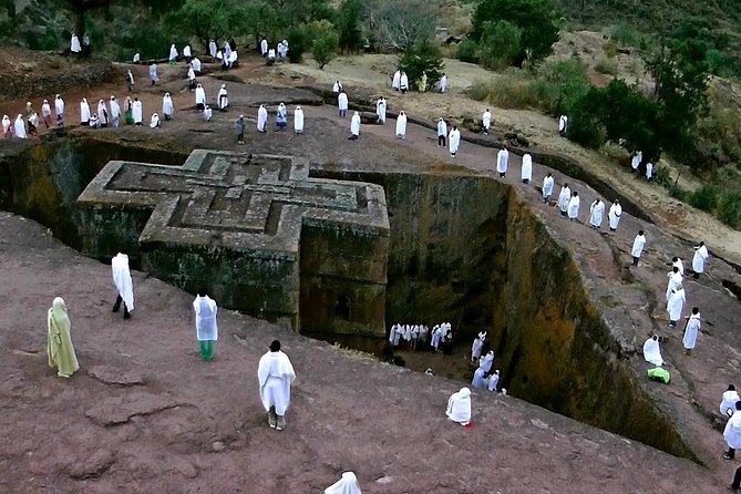 6 Days Lalibela, Omo Valley and Harar - Day 2 in Jinka: the Aari village and an ethnographic museum afternoon