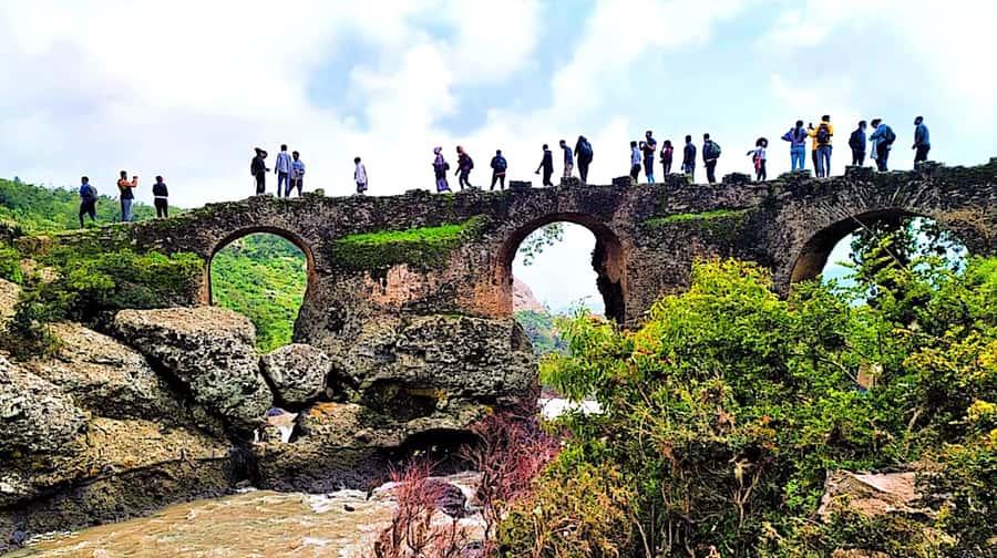 Day trip Debre Libanos, Bule nile George &Portugal Bridge - Jamma River photo stop, walking time, and a second wildlife chance