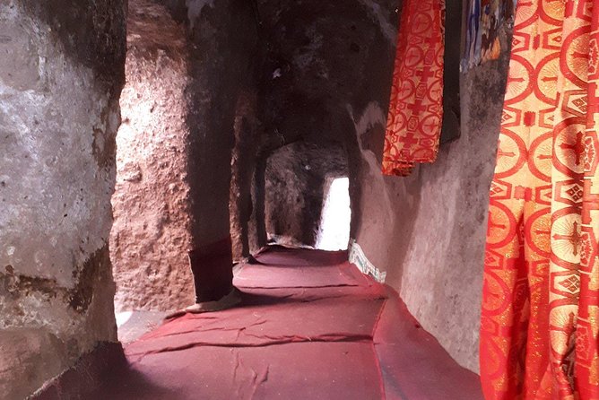 Excursion to Melka Kuntre, Tiya and Adadi Mariam - Stop 3, Adadi Maryam: a rock-hewn church with Lalibela-style echoes