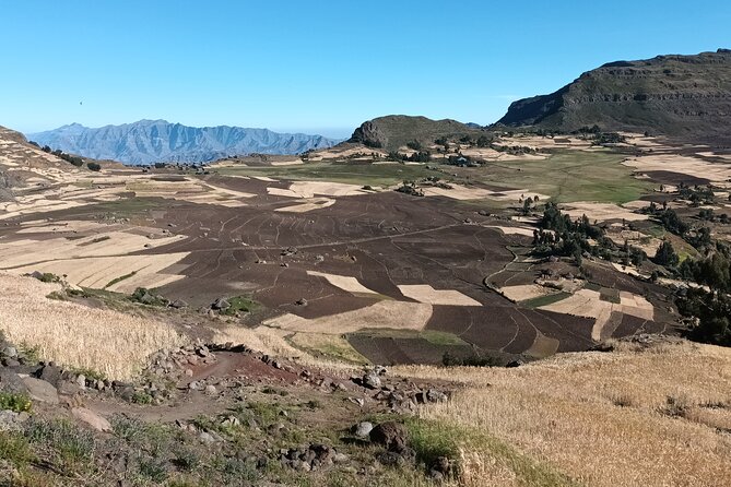 Lalibela 2-Day Eco Trekking Tour - Day 2: the return hike to Lalibela with views and animals