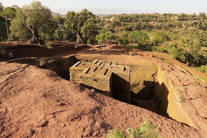 Lalibela 3 Days/ 2 Nights Tour package - Day 2 Starts With Ne’akuto Le’ab, Then Moves Into the Church Clusters
